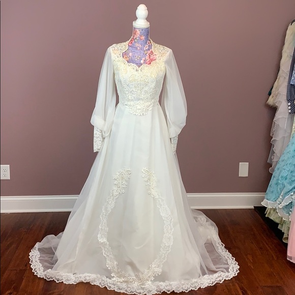 Vintage Dresses & Skirts - 💐 Vintage Lace Union Made Wedding Gown 💐